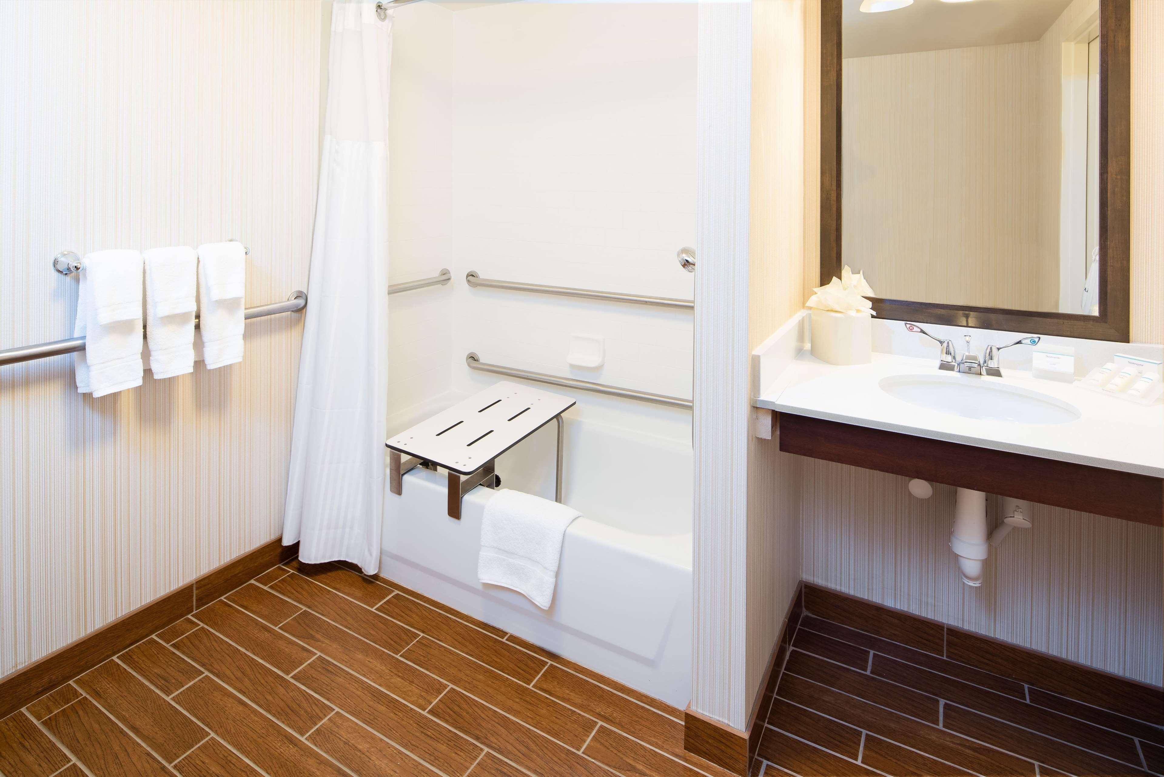 Hilton Garden Inn Portland Airport Exteriör bild