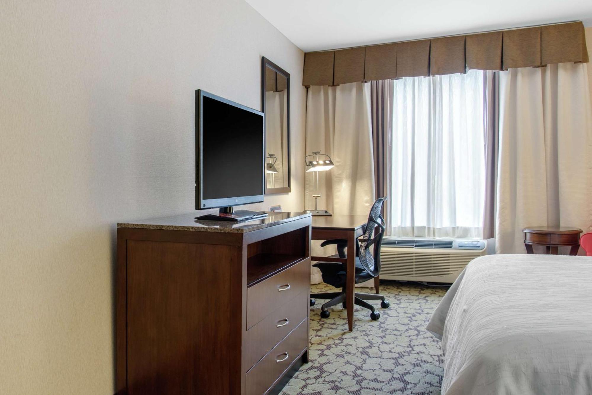 Hilton Garden Inn Portland Airport Exteriör bild