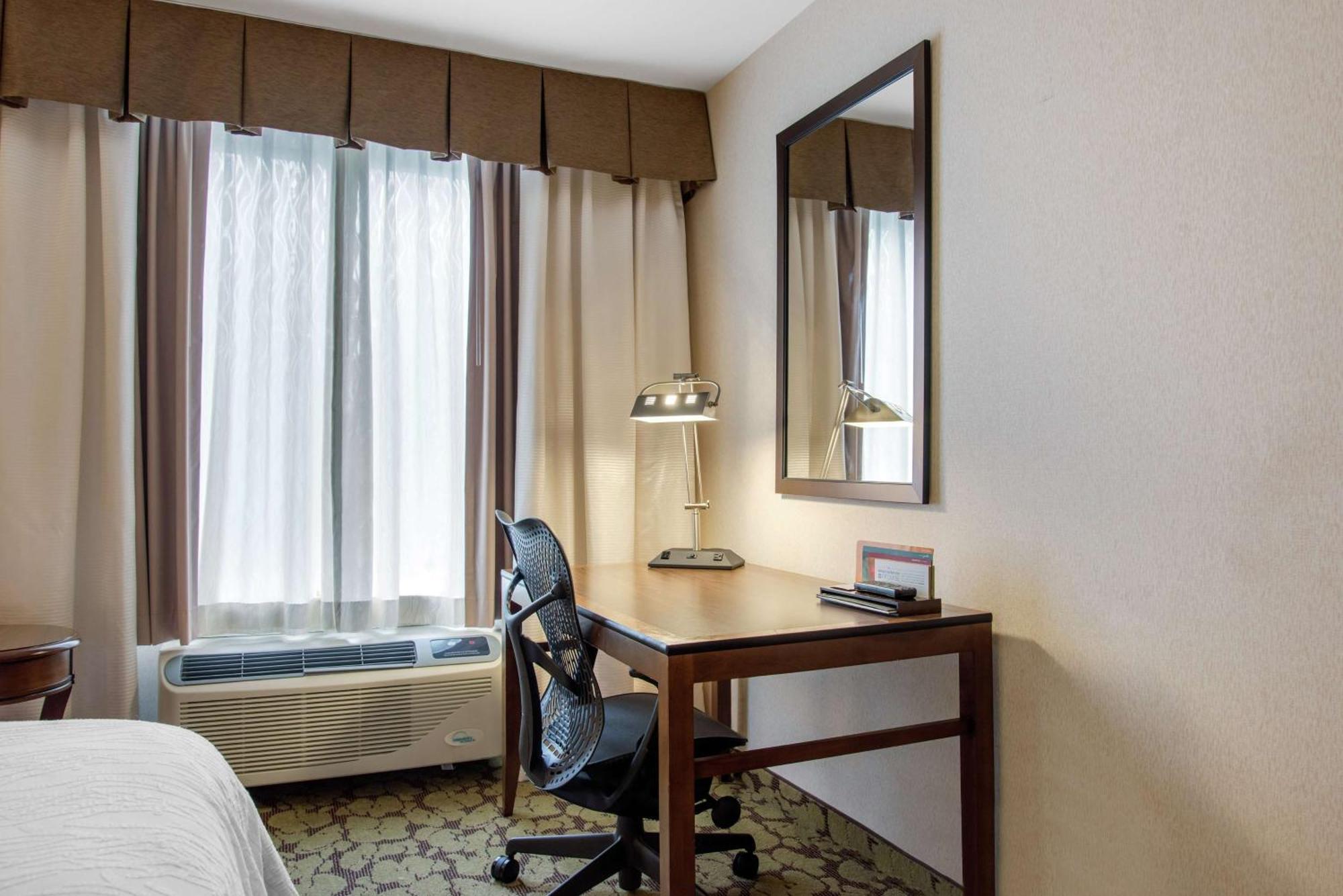 Hilton Garden Inn Portland Airport Exteriör bild